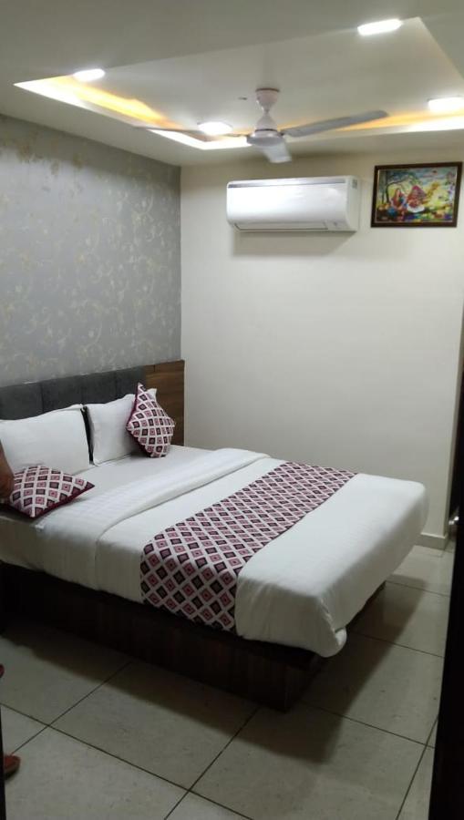 Hotel Atlanta Ahmedabad Buitenkant foto