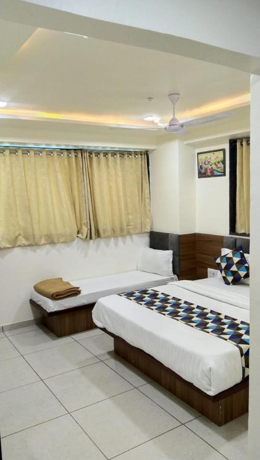 Hotel Atlanta Ahmedabad Buitenkant foto